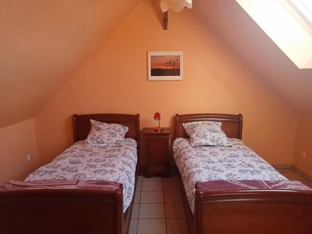 Chambre à deux lits du gîte Le Sérénité