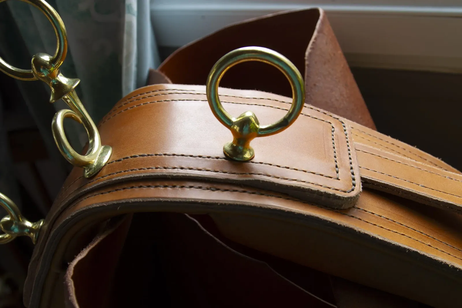 Harnais en cuir et bouclerie en laiton